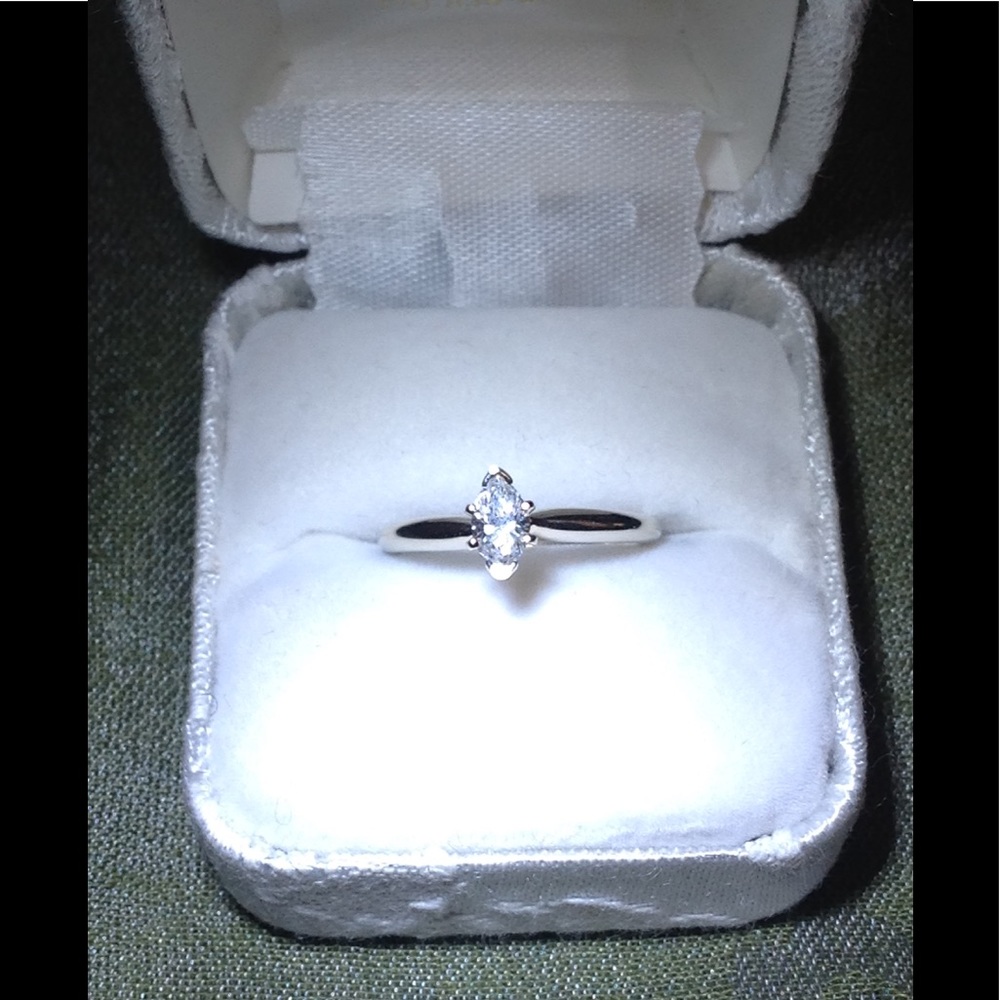 💎14KT White Gold Marquise Diamond engagement ring
